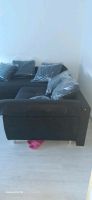 sofa ganze neue susanmm mir Kissen +Tische mit 4 Stuhl Stuttgart - Stuttgart-Süd Vorschau