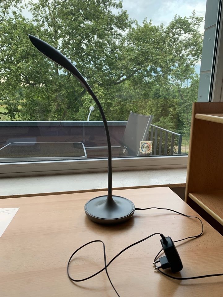 Tischlampe für einen Bürotisch in Frankfurt am Main