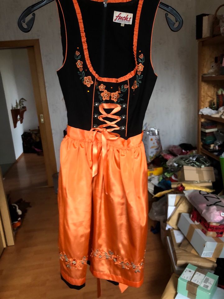 Dirndl für Damen 32 34 36 38 40 in Wehrheim