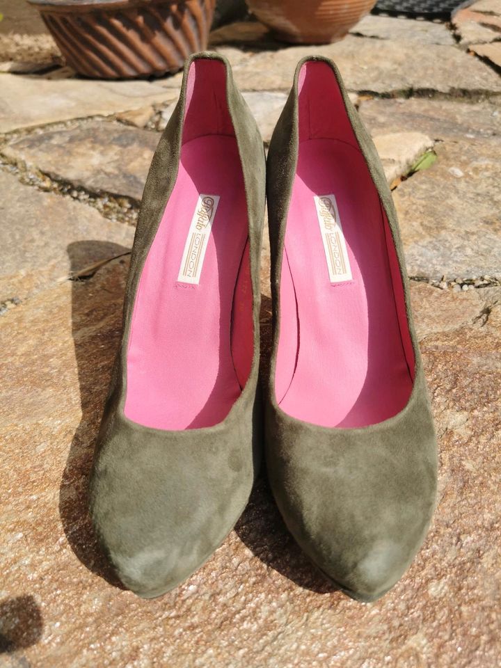 Buffalo London Pumps Gr. 39, Echtleder Highheels, olivgrün pink in Seelitz