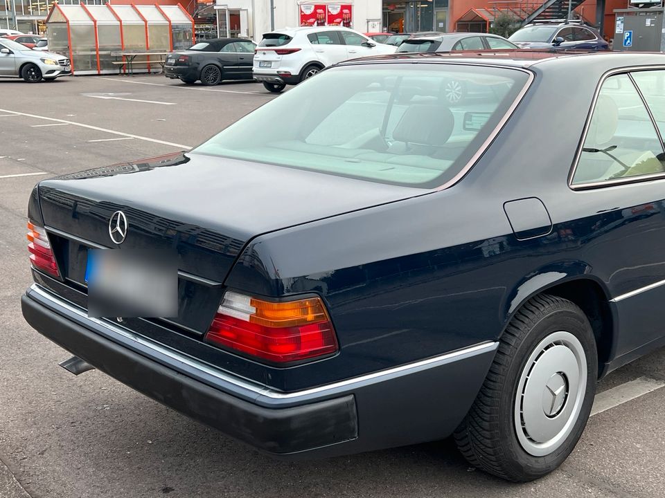 300 CE W 124 in Stuttgart