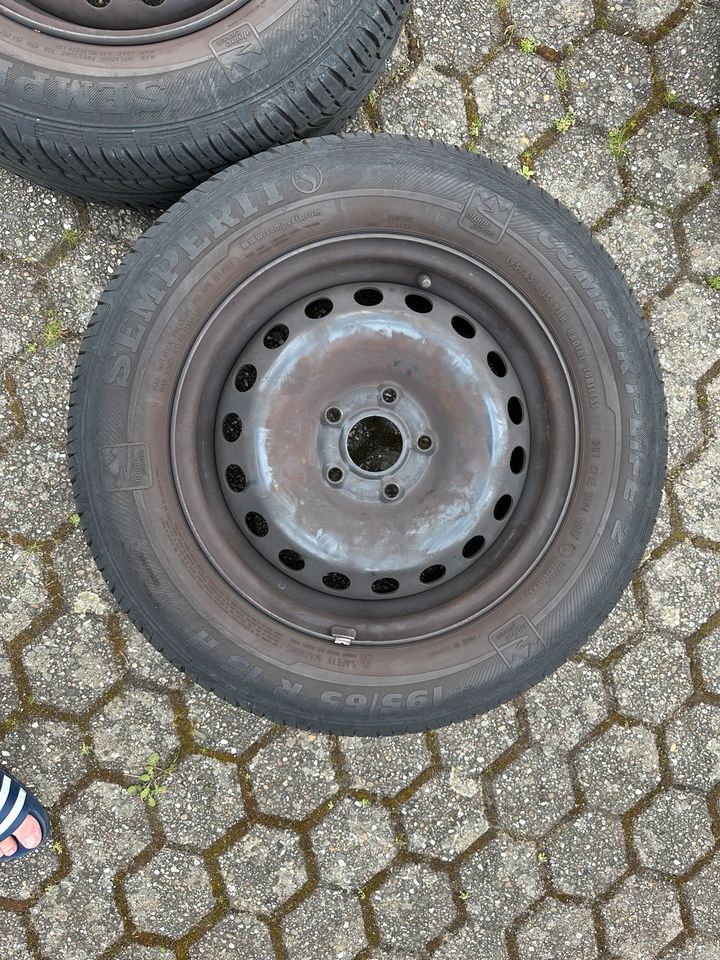 2 Sommerreifen Semperit 195/65 R15, mit Felgen in Köln