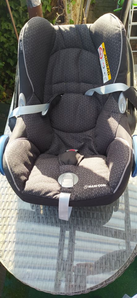 Maxi Cosi Kindersitz in Denzlingen