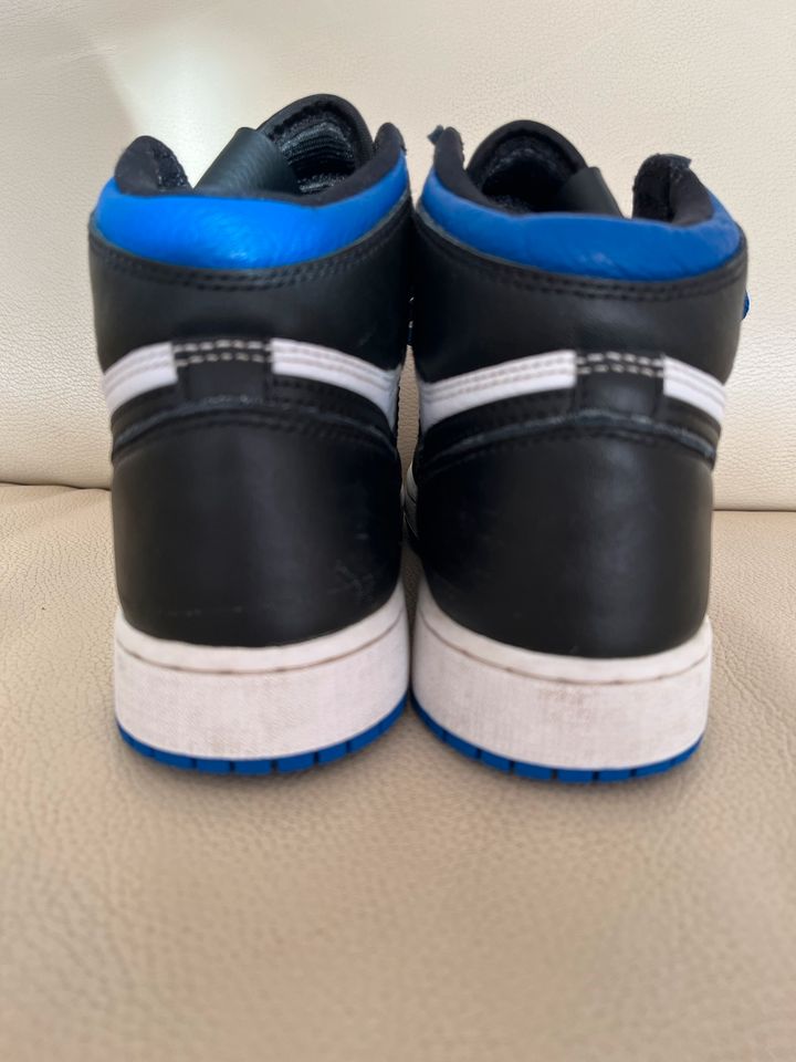 Nike Air Jordan blau/schwarz/weiß Gr.36,5 in Kolbermoor