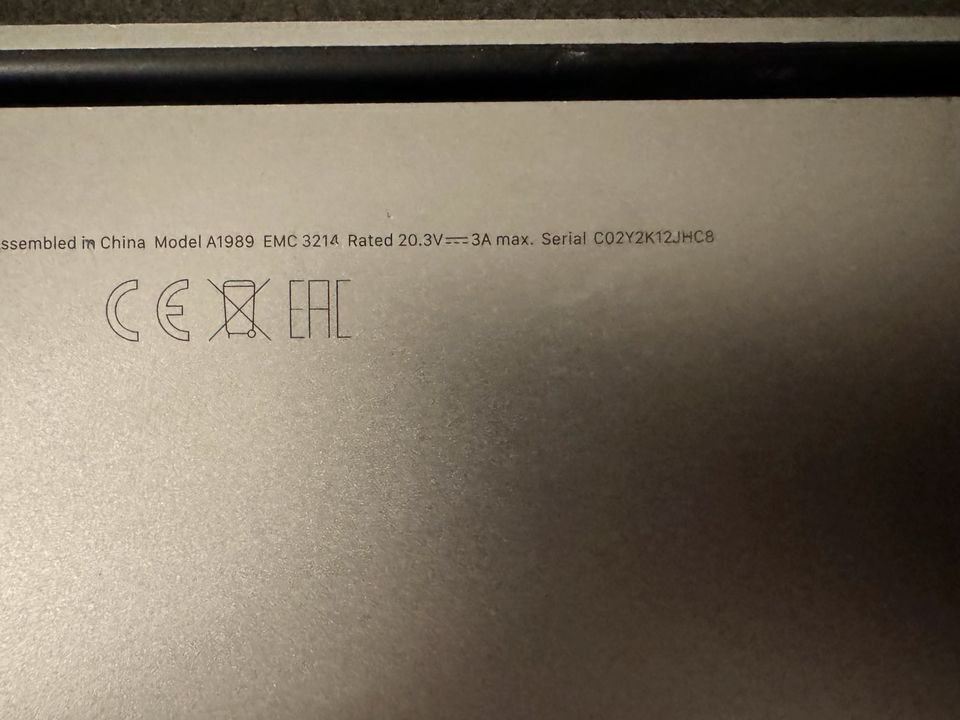 MacBook Pro 13 Zoll (Touch Bar, Mid 2018) in Velbert