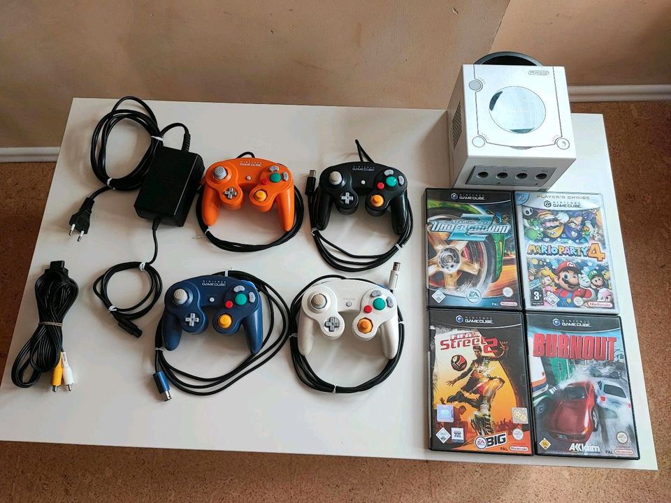 Gamecube Pearl White, 4  Controller Nintendo Game cube in Ihlow