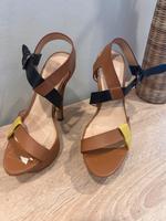 Funky Pump Sandale Shoedazzle Gr. 39 Sachsen - Schmölln Vorschau
