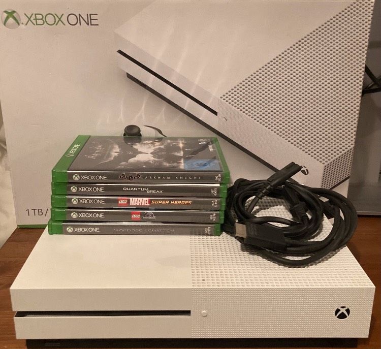 Xbox One / 1 TB / Laufwerk / Versand / 5 Spiele / sexy Angebot in Rheinberg