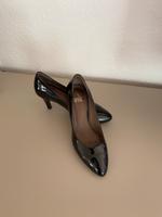 CAPRICE Pumps Lackpumps Lack Leder NEU Hessen - Königstein im Taunus Vorschau