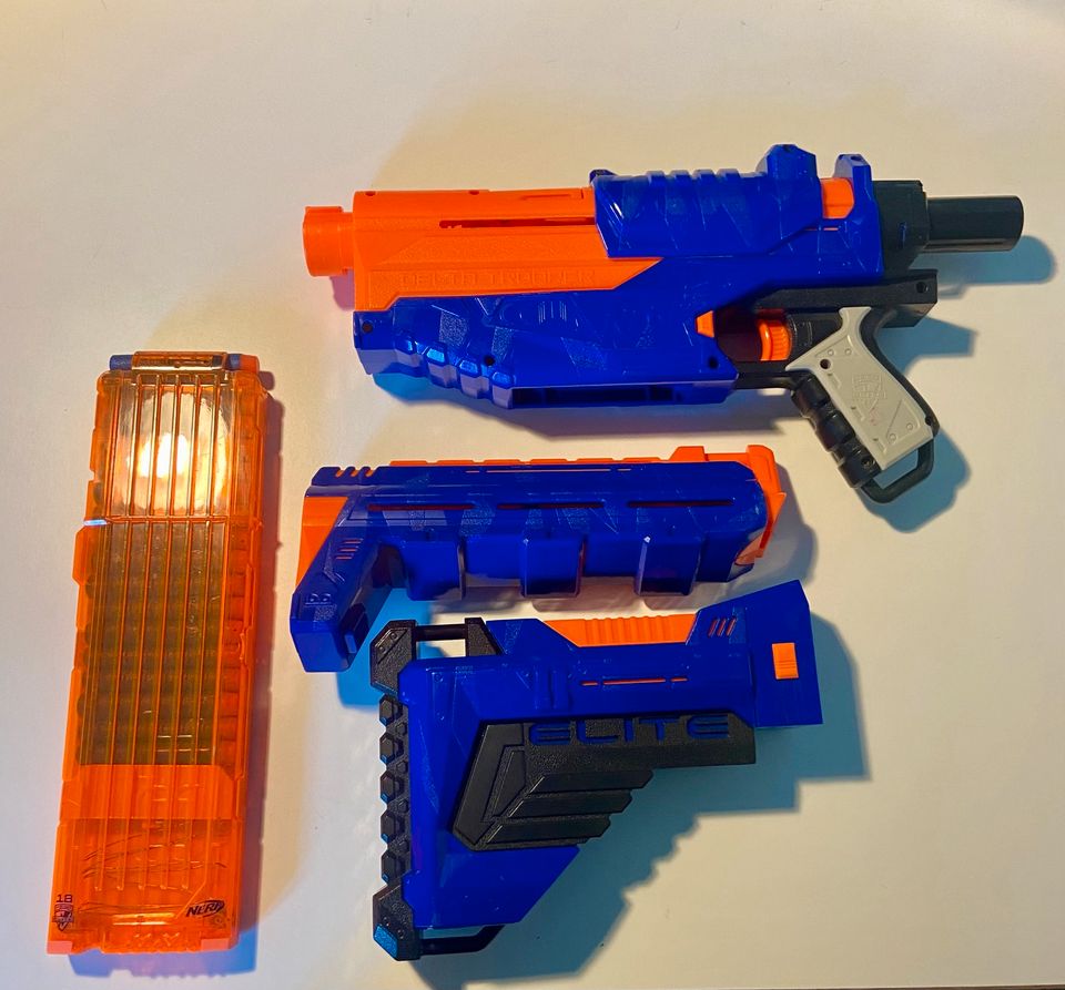 Delta Trooper Nerf Gun mit 18 Pfeilen in Hamburg