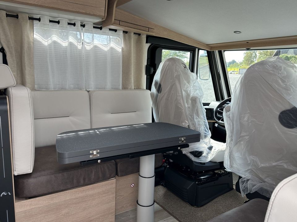 Mooveo Wohnmobil Integriert INT74QBF, Queensbett in Haßfurt