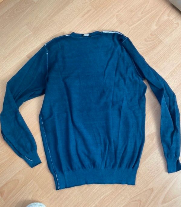 Guess Pullover/Sweatshirt , , Größe L , von beiden Seiten tragbar in Eisenhüttenstadt