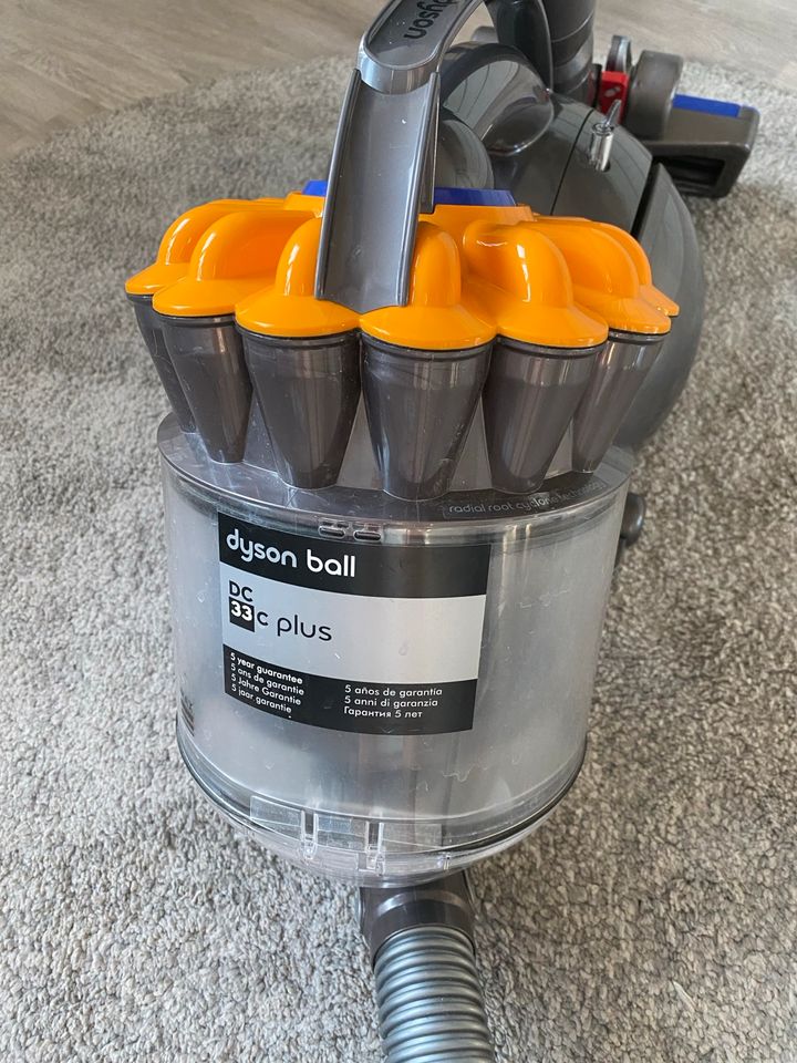 Dyson Ball DC 33c Plus/ Staubsauger/ Top Zustand in Bremen