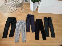 Jungen Paket Hosen Hose Jeans Sporthose Gr.140 Nordrhein-Westfalen - Solingen Vorschau