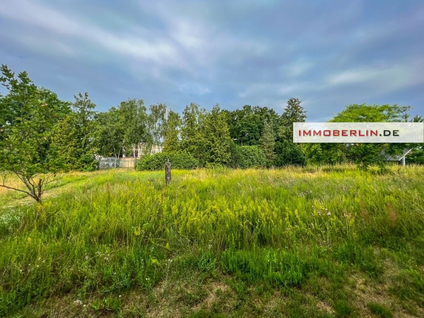 IMMOBERLIN.DE - Schönes Baugrundstück in ländlicher Region in Rhinow