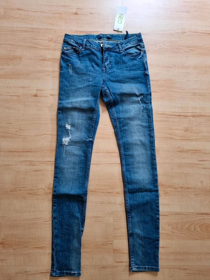 Adidas neo denn Jeans 24 Neu mit Etikett in Hann. Münden