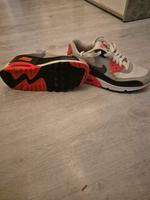 Nike Air Max 90 Infrarot weiß grau schwarz  Größe 39 Hessen - Rüsselsheim Vorschau