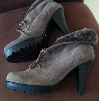 Tamaris Schuhe Stiefel Damen 40  Hacken Plateau High Heels Thüringen - Mühlhausen Vorschau