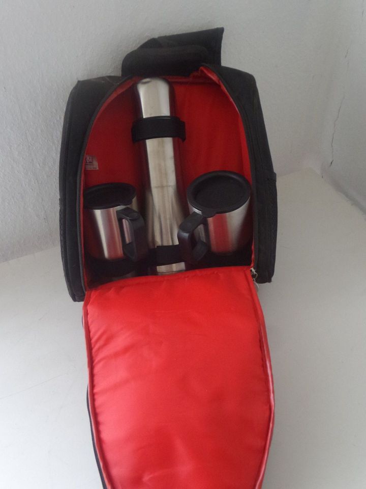 VODAFONE - Rucksack mit Thermos-Set, Kanne + 2 Becher, unbenutzt in Nobitz