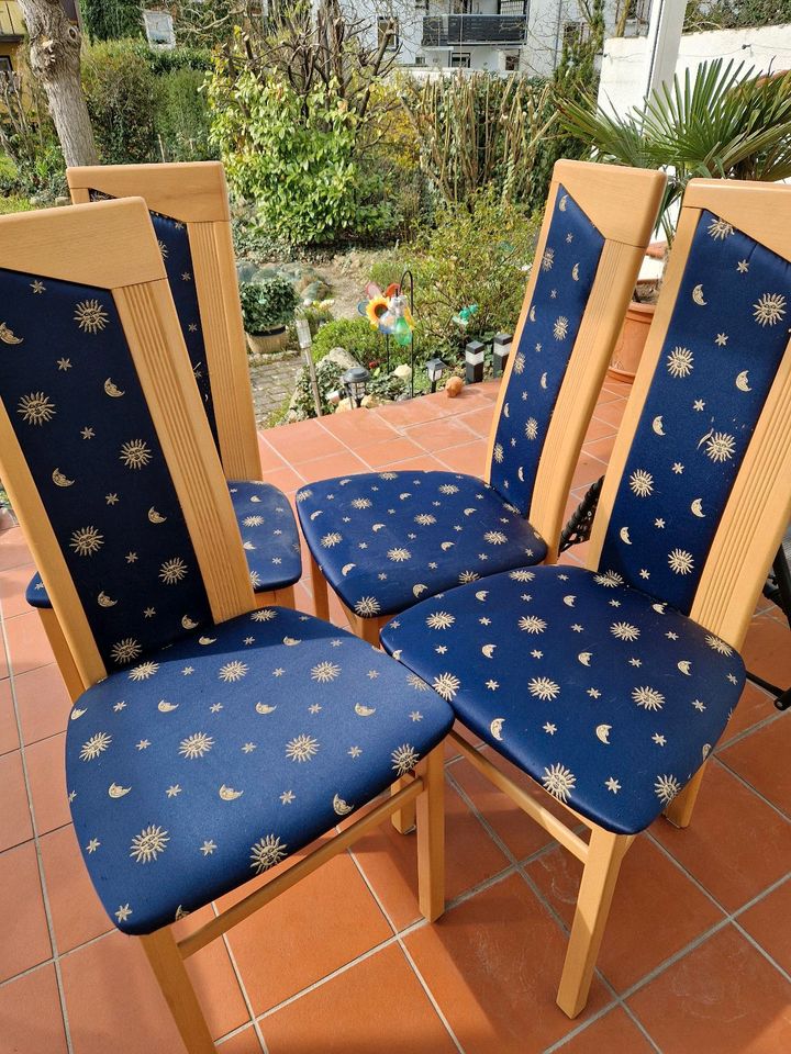 4 Stühle fürs Esszimmer oder Küche in Rüsselsheim