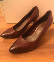Schöne Pumps / High Heels S.Oliver Gr. 39 (weinrot) Baden-Württemberg - Ludwigsburg Vorschau
