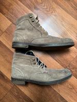 Tommy Hilfiger Wildlederstiefel greige 41 Hessen - Trebur Vorschau