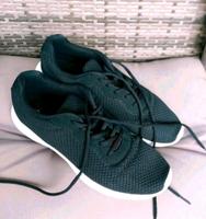 Vty Schuhe Sportschuhe Gr.44 Turnschuhe Jungen Herren Nordrhein-Westfalen - Iserlohn Vorschau