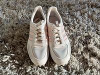 Adidas Sneaker, top Zustand, Gr. 38 Kr. München - Oberhaching Vorschau