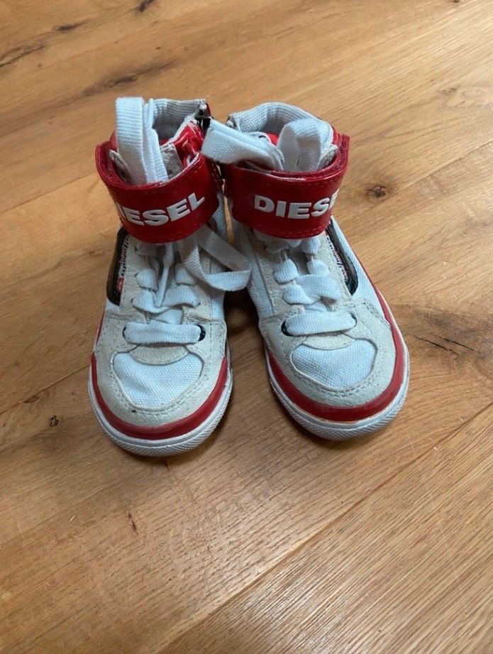 Diesel Schuhe Gr. 23,5 Wie Neu in Staig