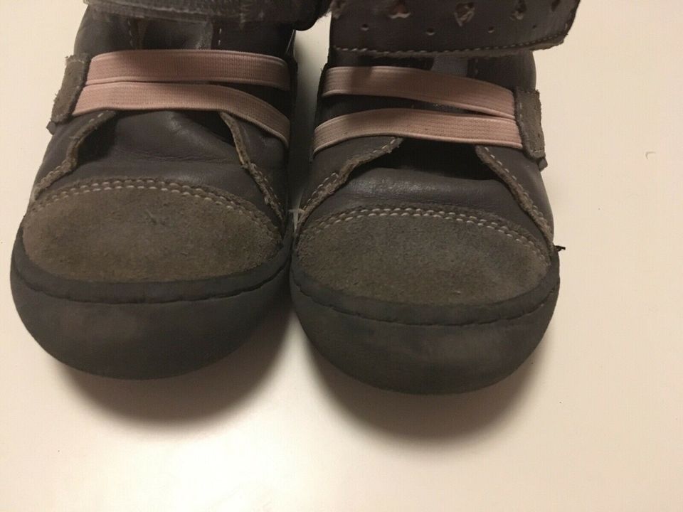 Primigi Knöchelschuhe Klettschuhe f Übergang Gr 25 in Berlin