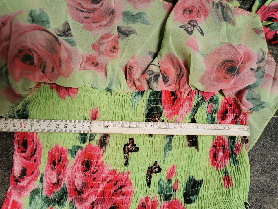 farbenfrohes Sommerkleid lang Rosen Sommer Kleid Gr. 36 34 S XS M in Lichtenfels