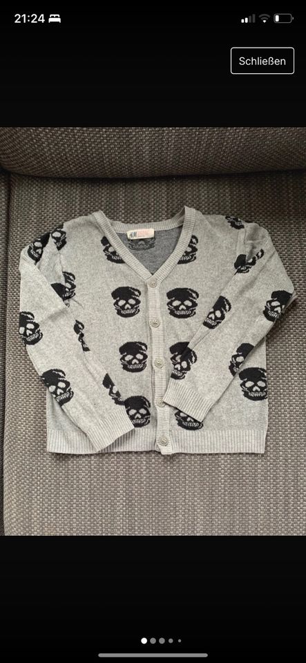 Cardigan Strickjacke h&m 116/122/128 Totenkopf in Sandhausen