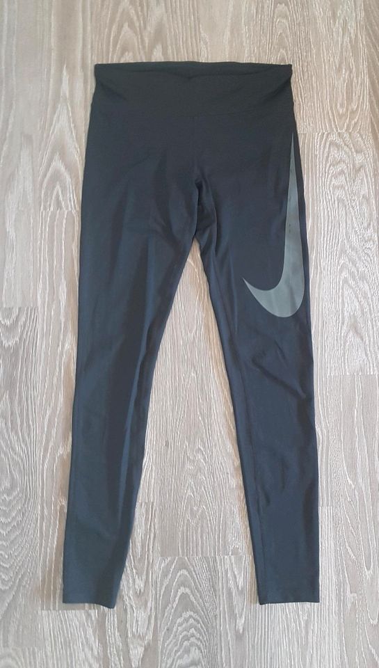 Nike Damen Sport Leggings neu Größe S schwarz in Kamp-Lintfort