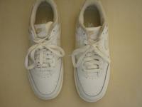 NIKE Schuhe Turnschuhe Sneaker Gr. 39 UK 5,5 weiß Essen-West - Frohnhausen Vorschau