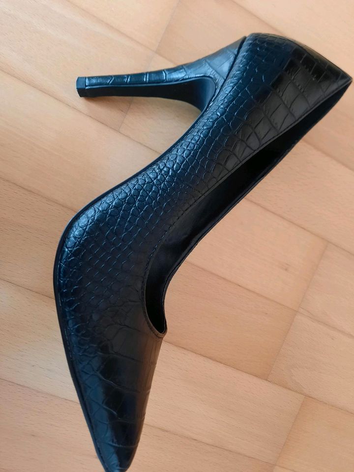 *NEUWERTIG* High Heel Pumps Croco Optik Gr. 40 schwarz in Nürnberg (Mittelfr)