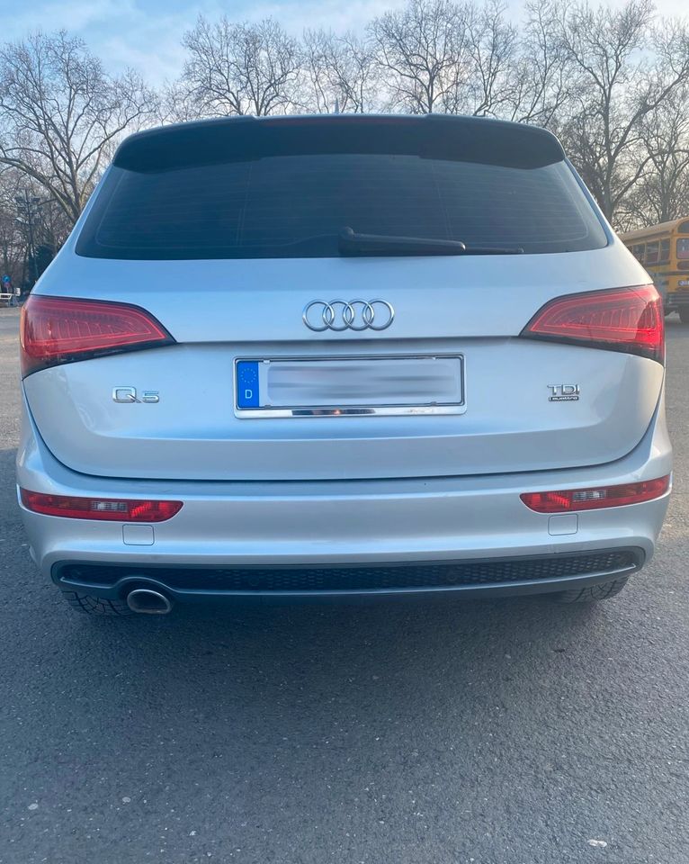 Audi Q5 2.0 TDI Quattro 3 x S LINE PANNO NAVI in Frankfurt am Main