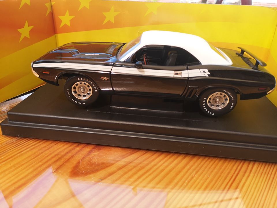 American muscle 1971 Dodge Challenger R/T Modellauto 1:18 mit OVP in Burg (Spreewald)