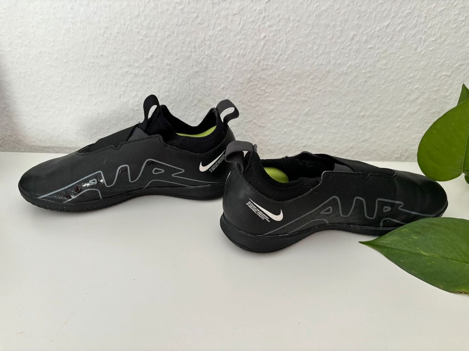 Nike Air Zoom Größe 33,5 schwarz Fußballschuhe in Lübeck