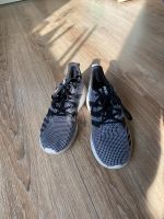 Adidas Schuhe 40 Niedersachsen - Lachendorf Vorschau