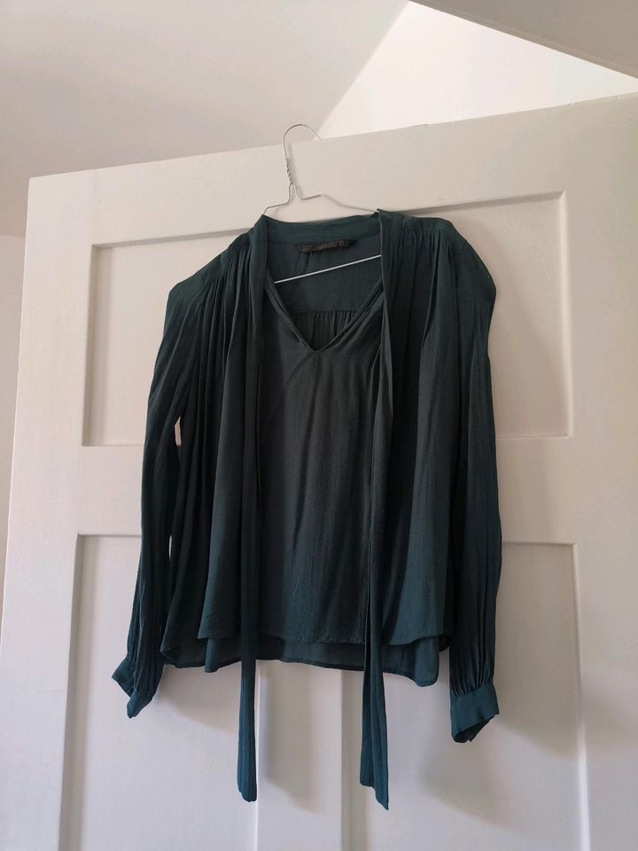 Tannengrün Bluse mit Schluppe in XS/34 in München