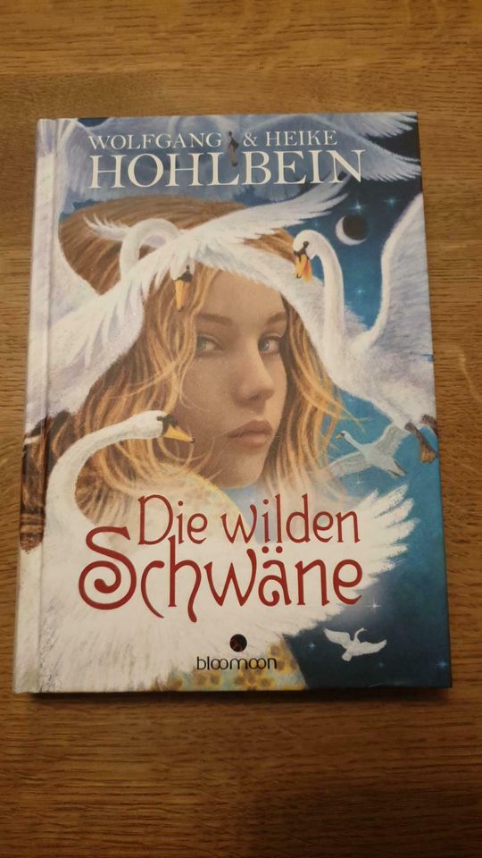 Buch "Die wilden Schwäne" Wolfgang & Heike Hohlbein neuwertig in Berlin