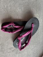 Skechers Yoga Foam schwarz/pink Gr. 41 Zehensandalen Bochum - Bochum-Ost Vorschau
