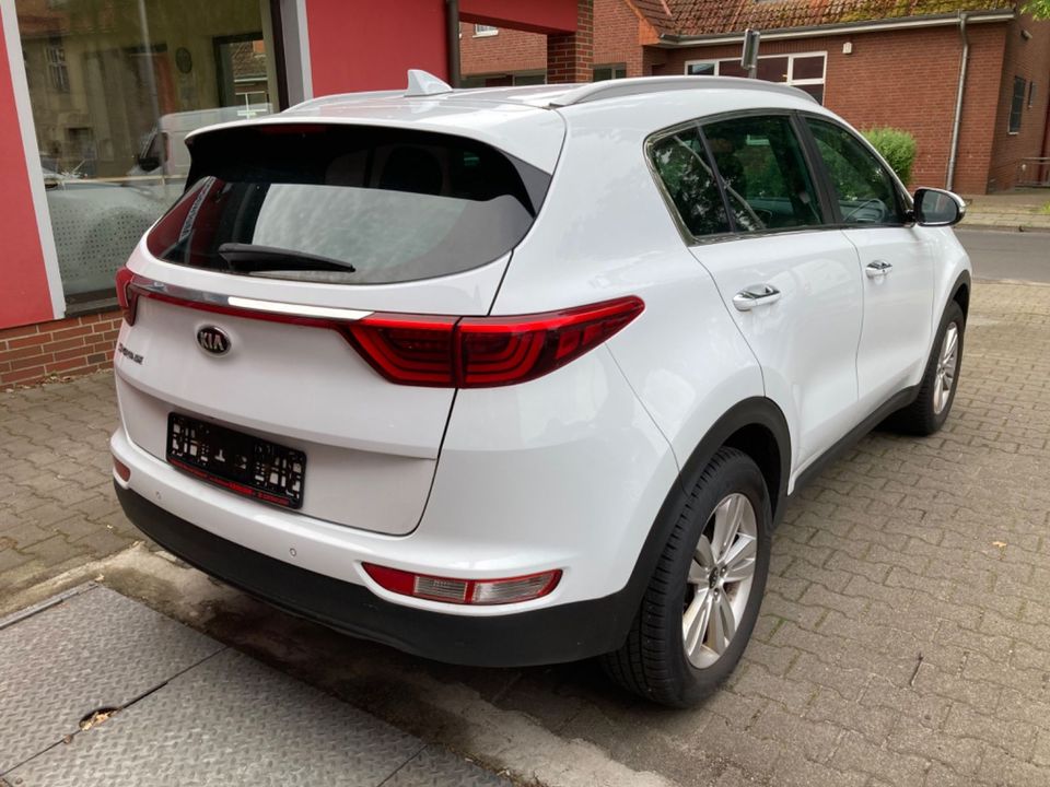 Kia Sportage-2WD-Leder-Navi-DAB-1.6.Benzin-Cam-LED-1 in Perleberg