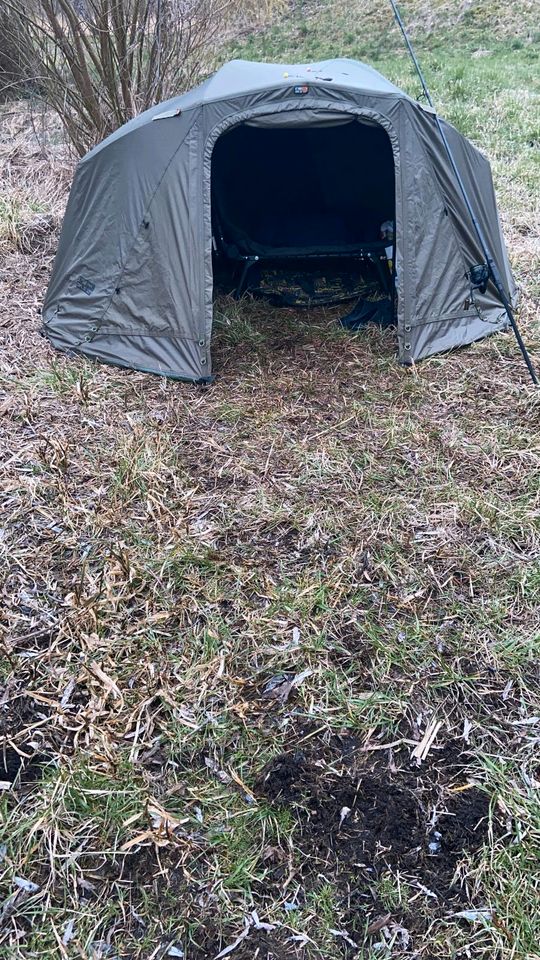 Fox Supa 50 brolly System mit Winterskin in Gadebusch