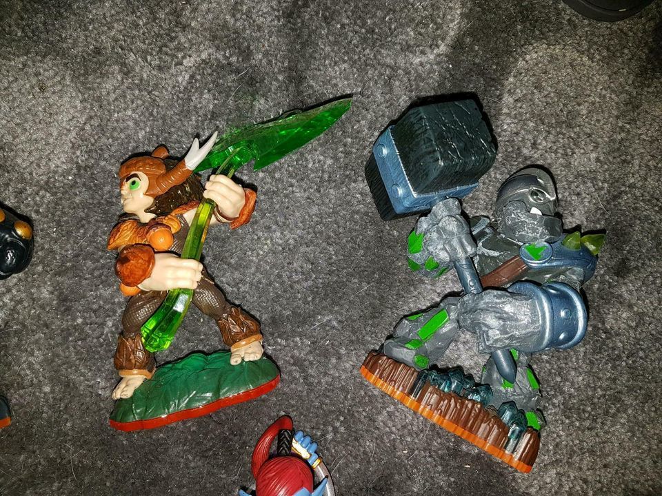 Skylander Figuren neuwertig in Grebenstein