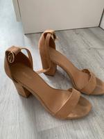 High Heels beige Hessen - Buseck Vorschau