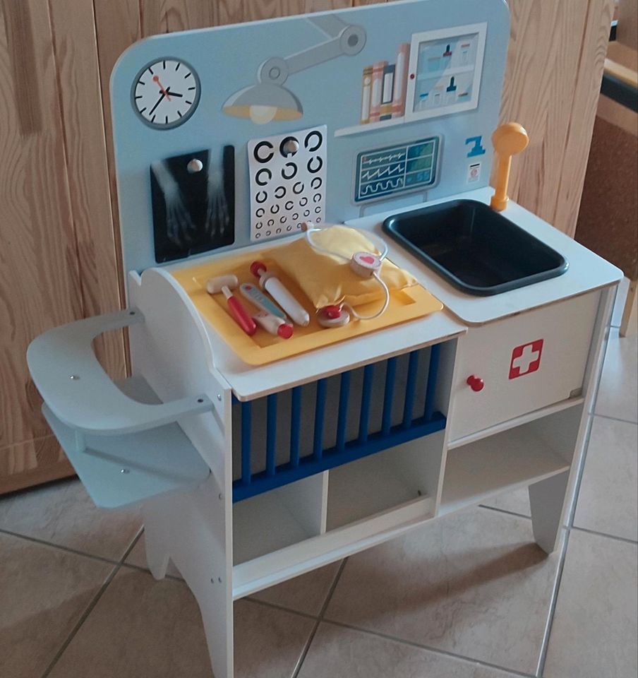 Playtive 2 in 1 Baby-Klinik und Tierarzt mit viel Zubehör in Bayern -  Moosthenning | Weitere Spielzeug günstig kaufen, gebraucht oder neu | eBay  Kleinanzeigen ist jetzt Kleinanzeigen