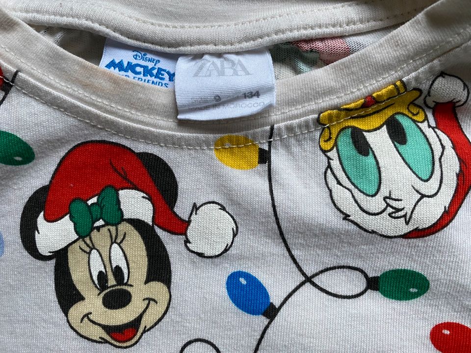 ZARA Weihnachtsshirt Langarmshirt Disney Mickey Gr. 134 in Gevelsberg