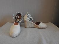 Valentino Garavani Wedges Keilabsatz  Sandalen Gr. 37 beige Nordrhein-Westfalen - Erkrath Vorschau