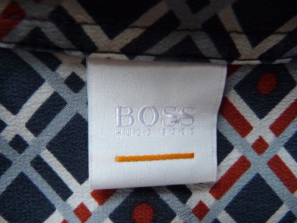 Damen Seidenbluse Hugo Boss, Gr. 40, 100 % Seide, blau gemustert in Liebenau